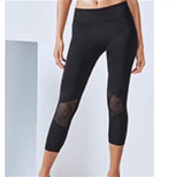 Fabletics Mesh Knee Crop Black Leggings - Medium - Picture 14 of 14